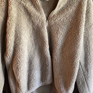 VS PINK beige sherpa jacket. Great condition, perfect for winter. Size medium.